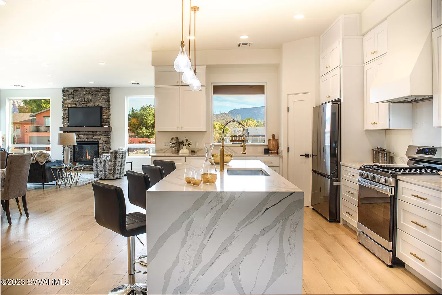 Uptown White Cabinets 5